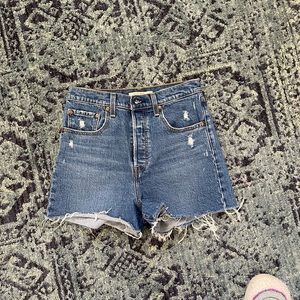 Levi’s Ribcage Shorts
